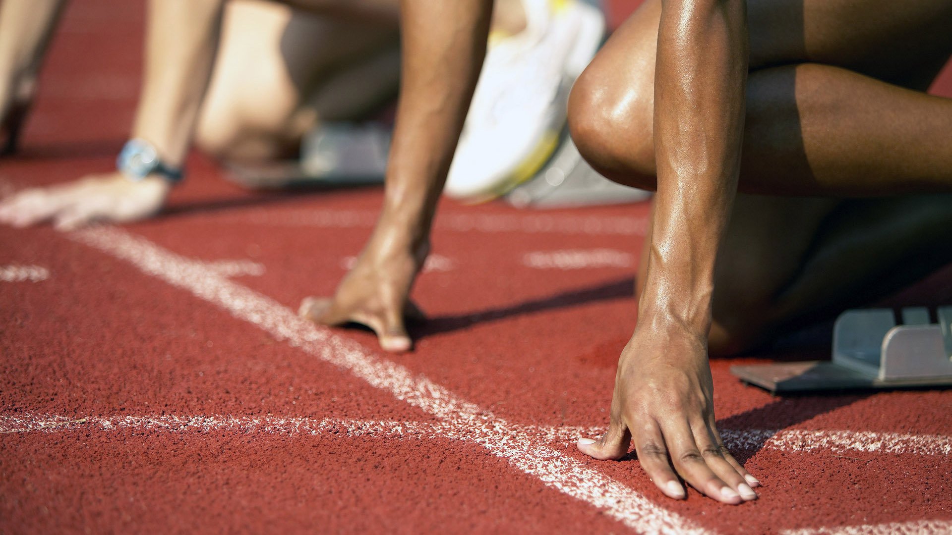 mk体育app下载-青年泳将表现抢眼 后浪涌现，青年游泳比赛