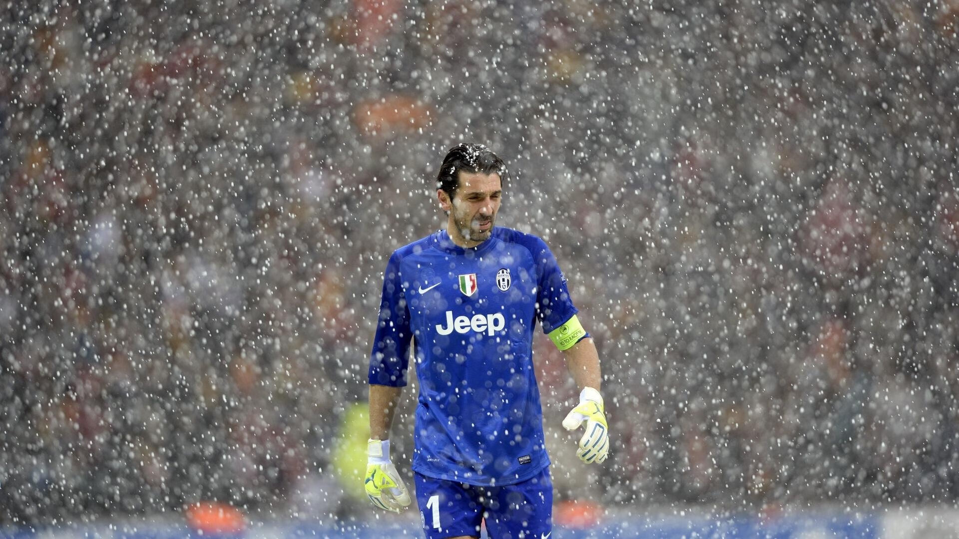 世界杯技术盛宴：助攻、头球、远射，每一幕都惊艳，世界杯专用球